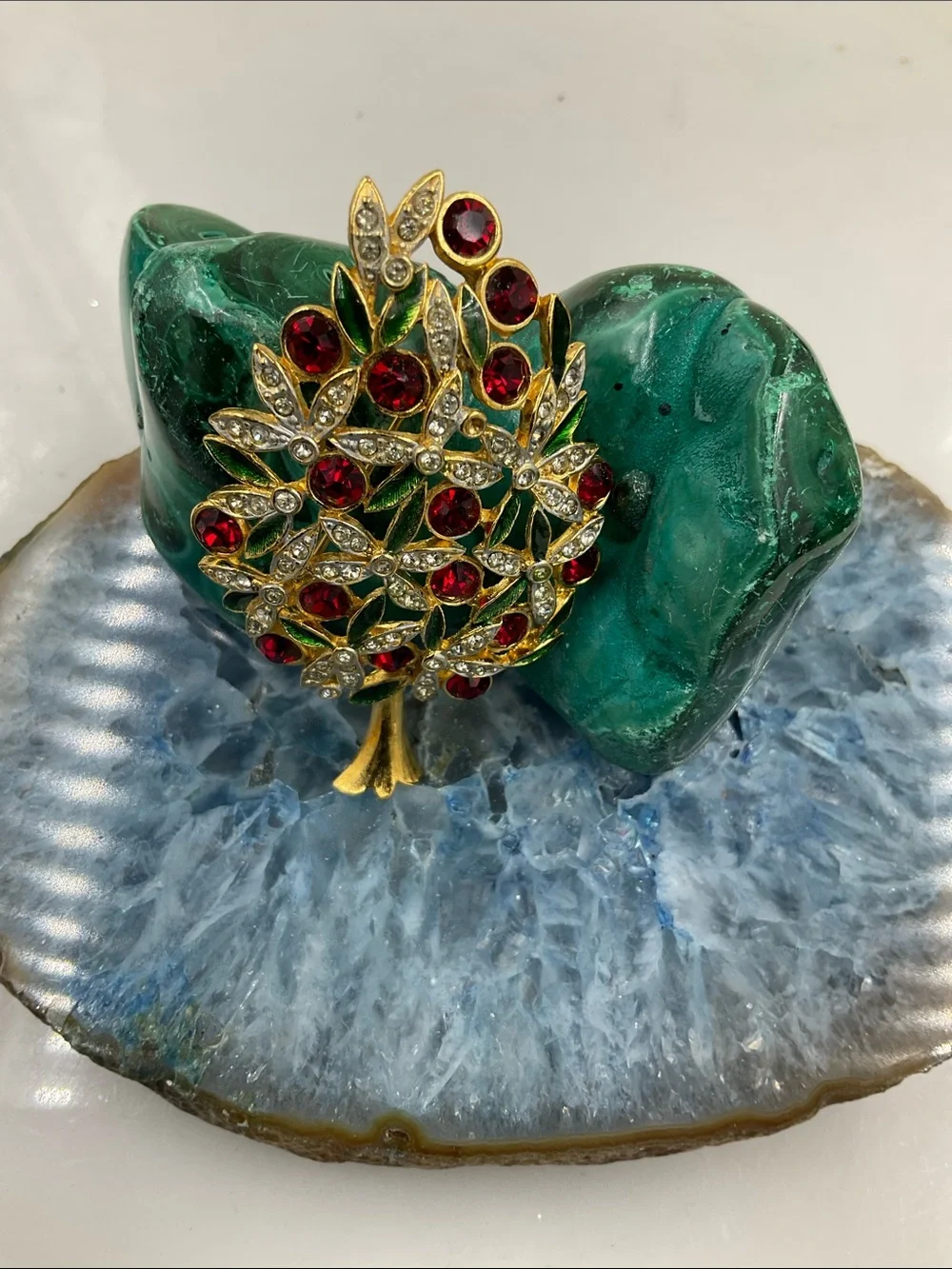 Vintage Sphinx Of England (Signed A1266)Book Piece Rhinestone Christmas Brooch